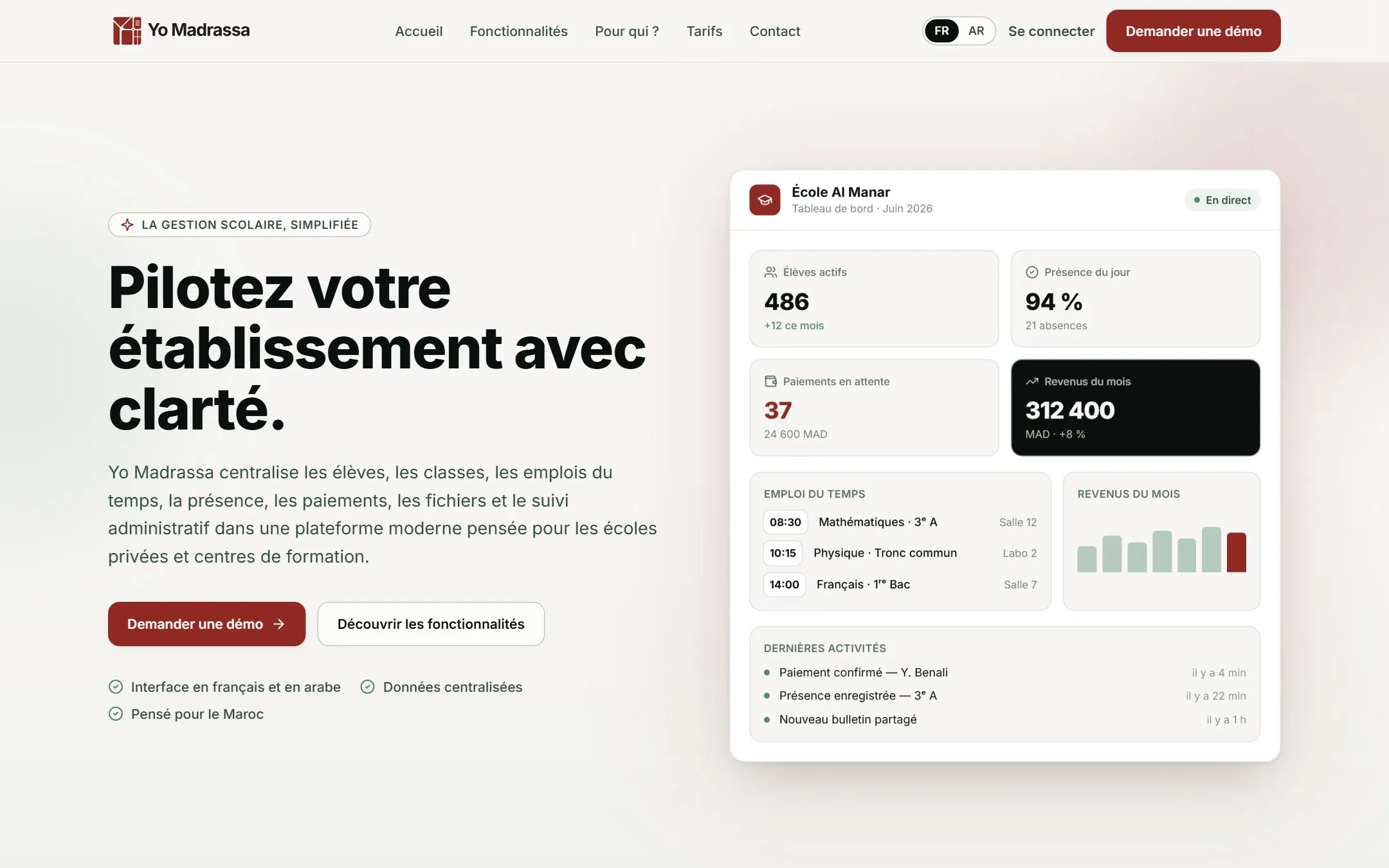 Yo Madrassa homepage in French, showing a school dashboard preview with students, attendance, pending payments and the day's timetable.
